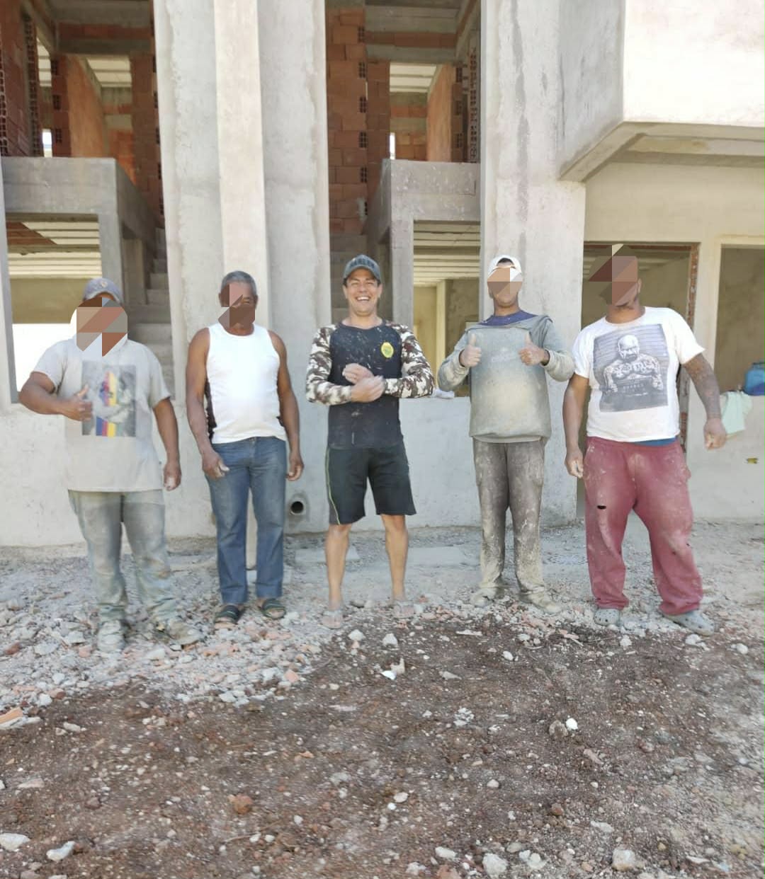 Construção da casa de Vinícius